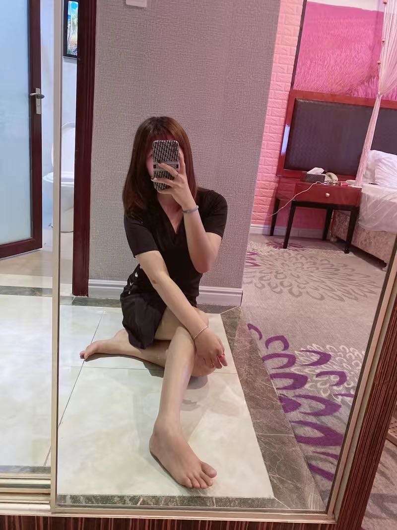 纯情少女，在校大学生